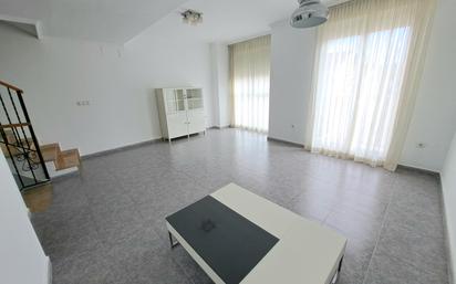 Living room of Single-family semi-detached for sale in Alzira  with Terrace and Balcony