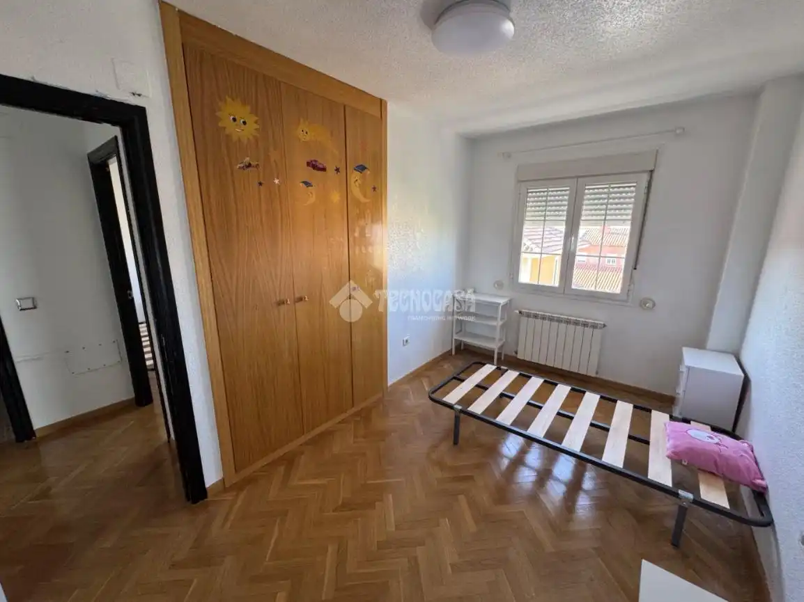 Habitación de Casa adosada en venta en Ontígola con Calefacción