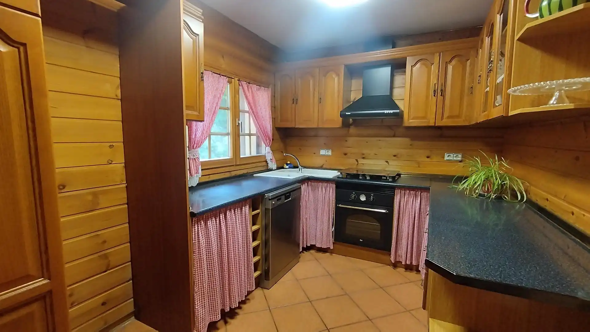 Küche von Haus oder Chalet zum Verkauf in Sant Pere de Vilamajor mit Klimaanlage, Heizung und Privatgarten