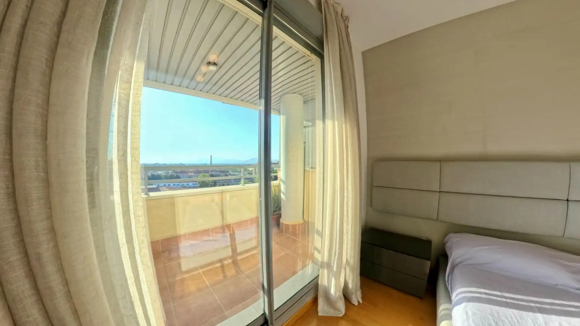 Flat for sale in Avenida Avenida de la Ilustración, 85, Campus de la Salud