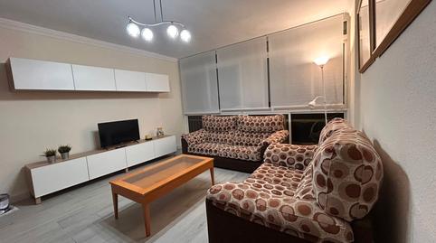 Foto 4 de Piso de alquiler en Los Castillejos - La Trinidad, Málaga Capital