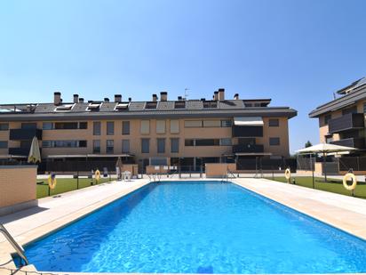 Swimming pool of Flat for sale in Boadilla del Monte  with Air Conditioner and Terrace