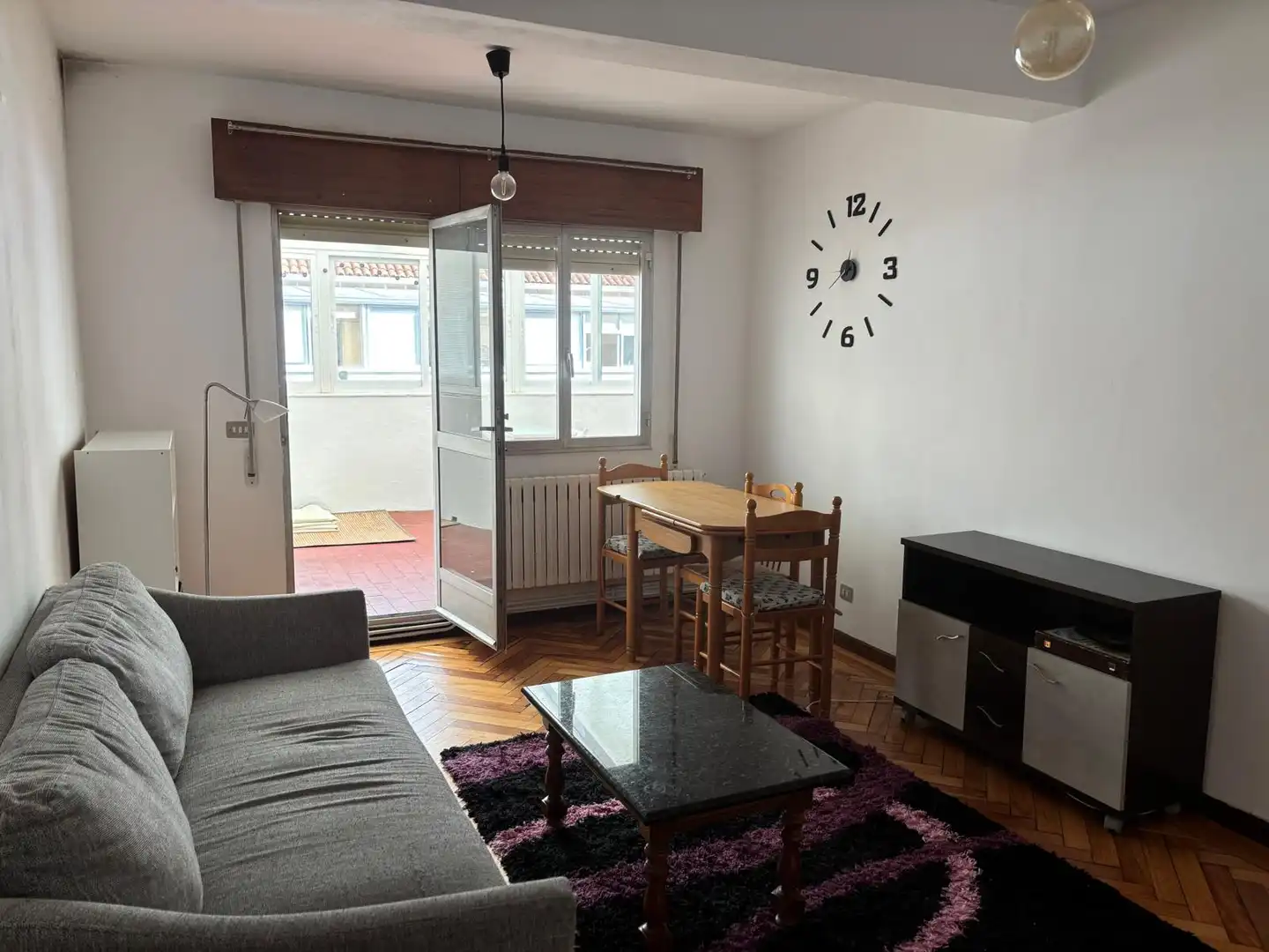 Sala de estar de Piso de alquiler en Santiago de Compostela  con Calefacción, Terraza y Amueblado