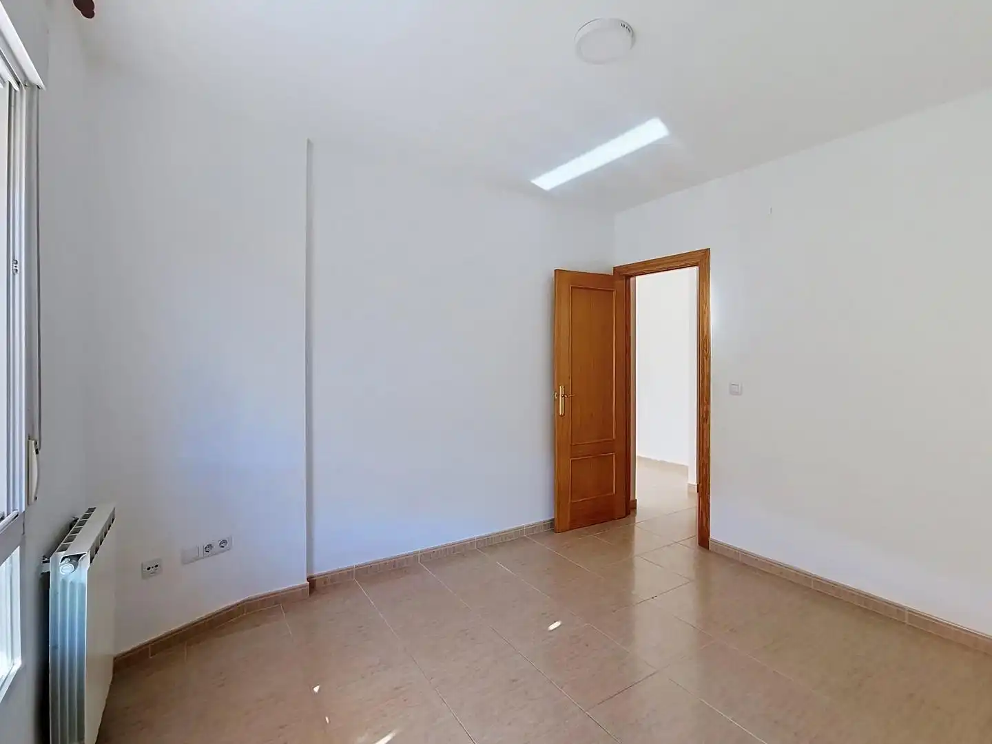 Habitación de Piso de alquiler en Churriana de la Vega con Calefacción y Balcón