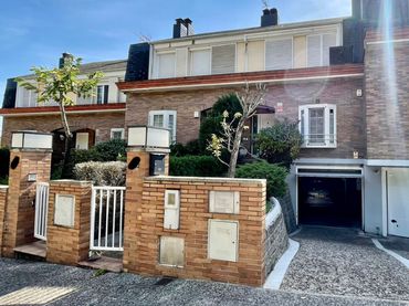Terraced house with garden for sale in Palau