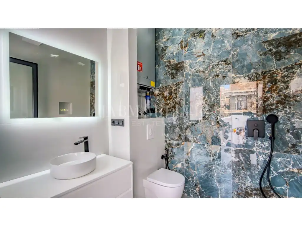 Bathroom of Attic for sale in Elche / Elx  with Air Conditioner, Heating and Terrace