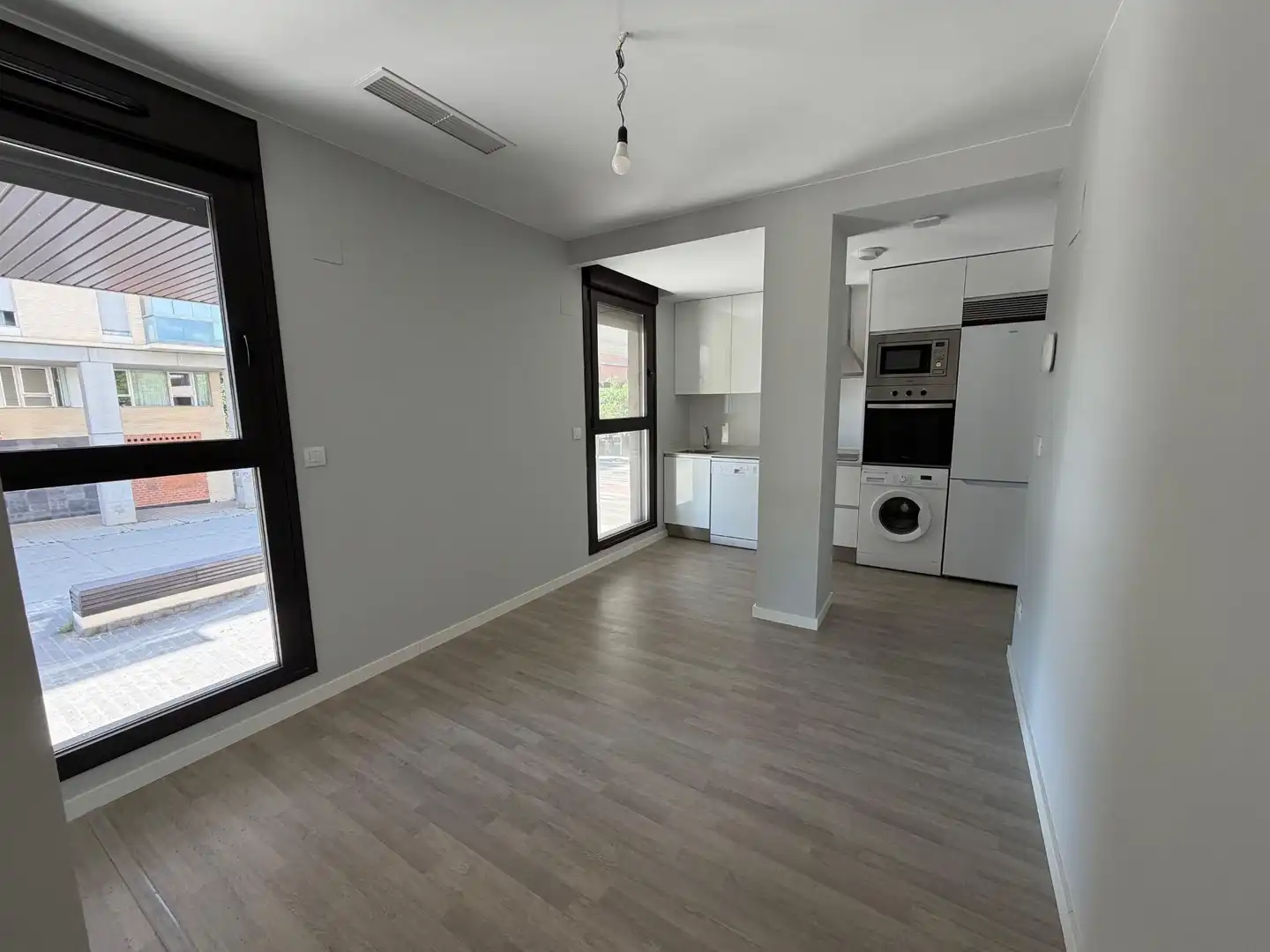 Living room of Flat for sale in Zaragoza  with Air Conditioner, Heating and Community pool