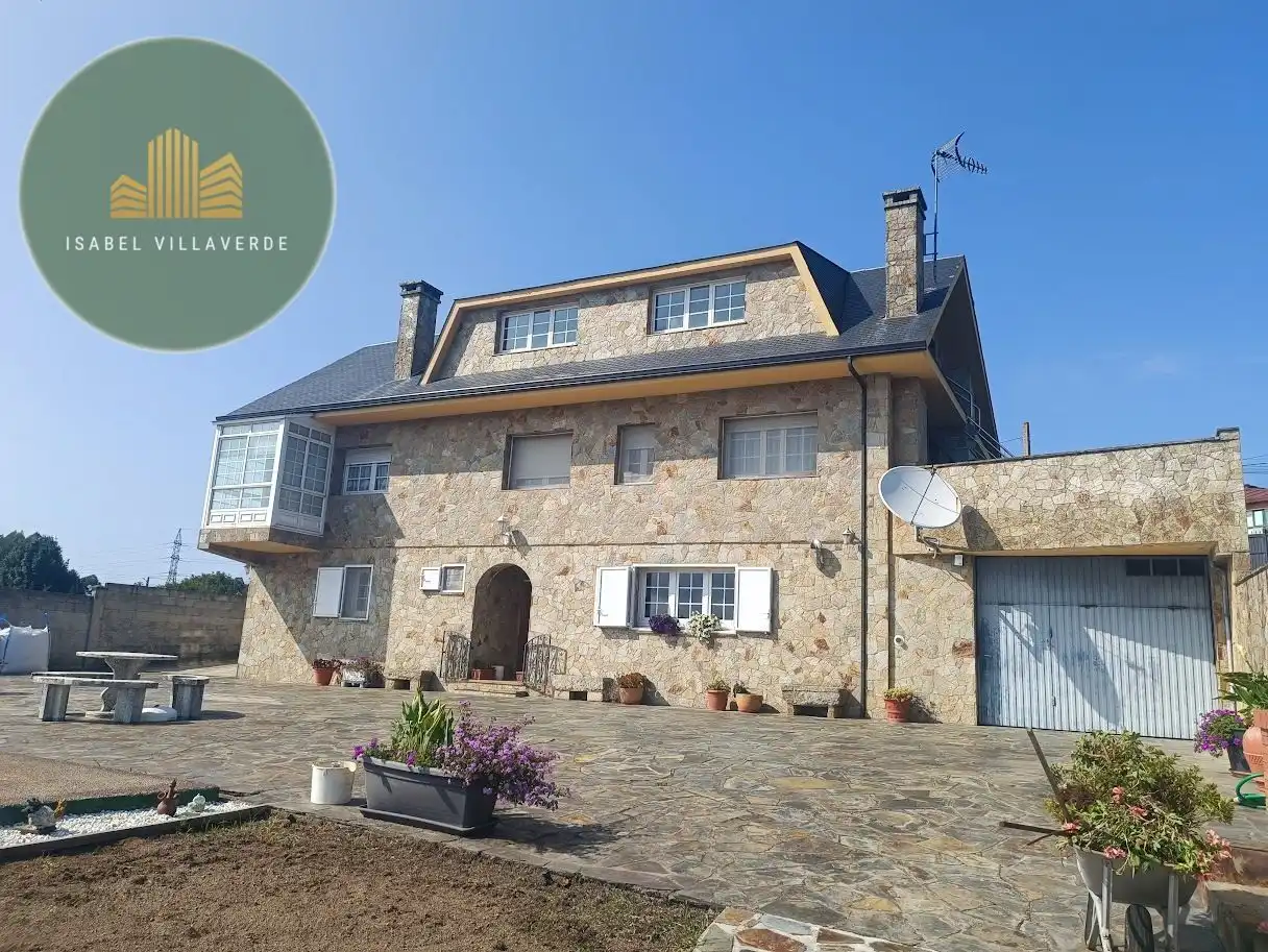 Vista exterior de Casa o chalet en venta en A Coruña Capital  con Calefacción, Jardín privado y Piscina