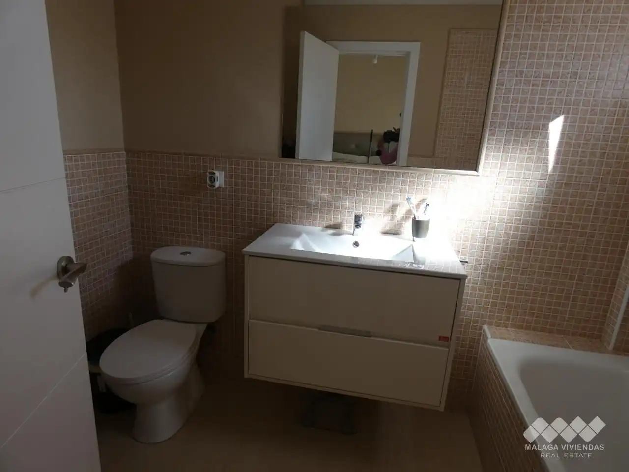 Badezimmer von Einfamilien-Reihenhaus zum Verkauf in Alhaurín de la Torre mit Klimaanlage, Terrasse und Abstellraum