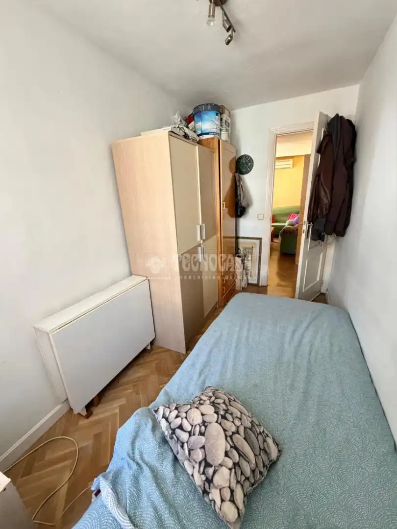 Habitación de Piso en venta en Madrid con Parquet y Balcón