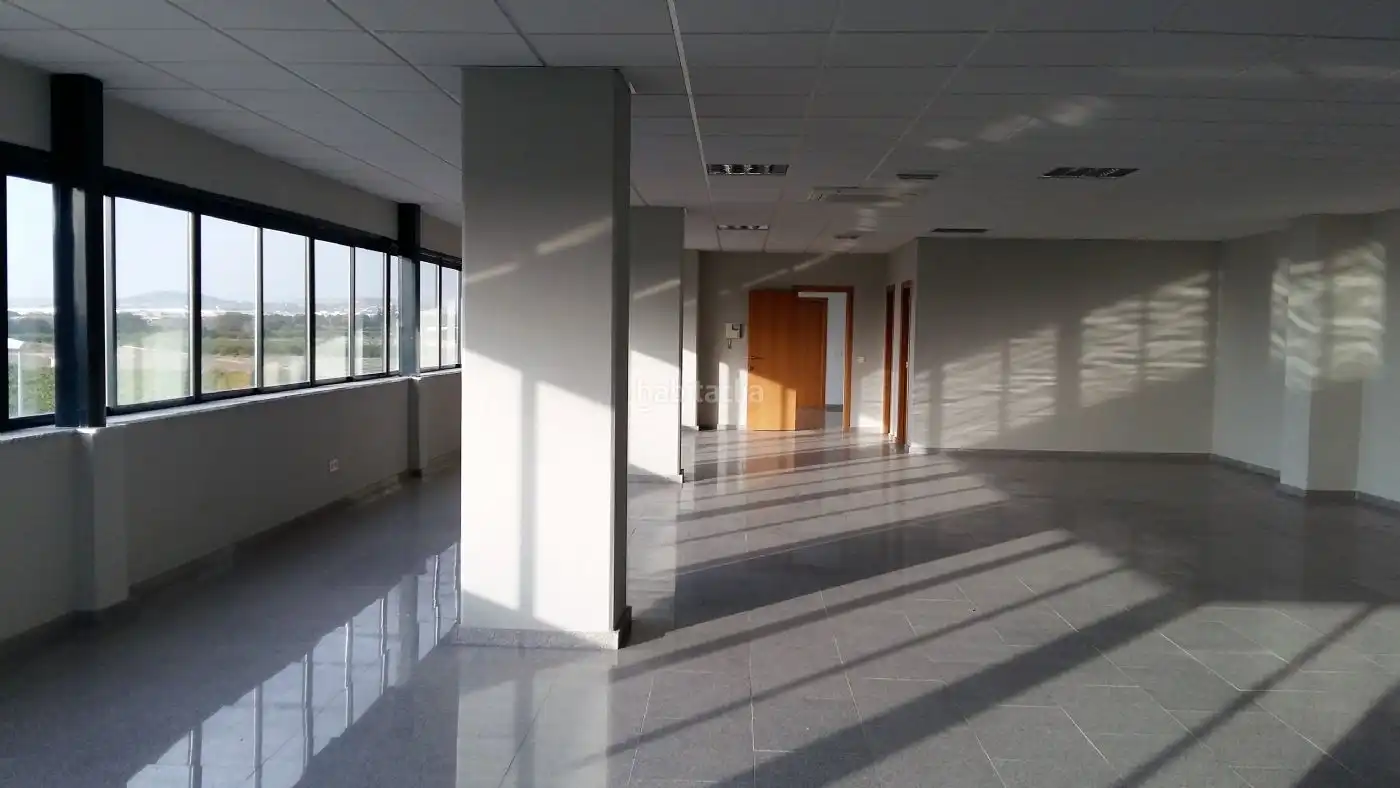 Office space with lift to rent in Camino Masía Conde 3, imagen 4