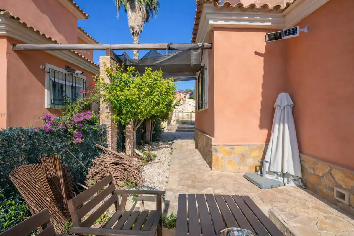 Casa o chalet en venta en Carrer de ľEspígol, Bonalba - Cotoveta