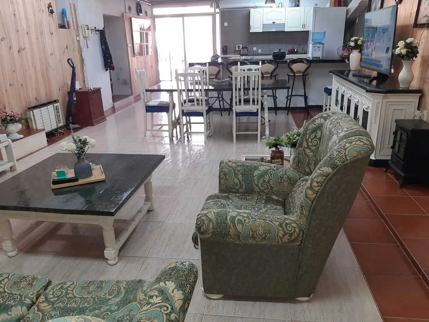 Wohnzimmer von Haus oder Chalet zum Verkauf in Pueyo de Santa Cruz mit Klimaanlage, Heizung und Privatgarten