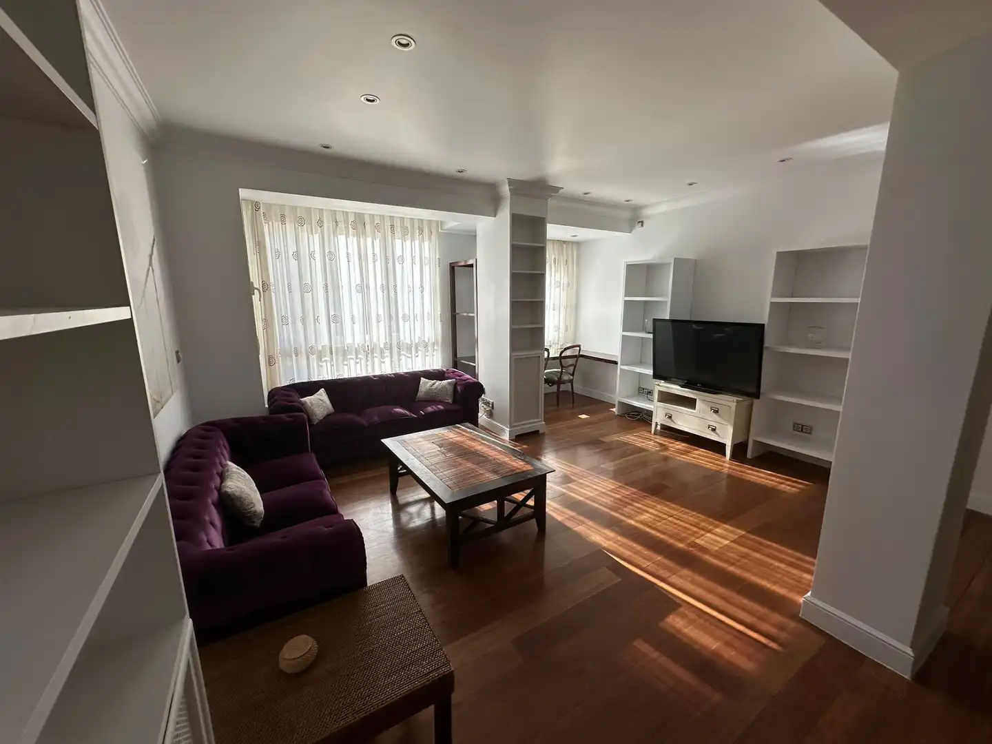 Living room of Flat for rent in Madrid  with Air Conditioner, Heating and Parquet flooring