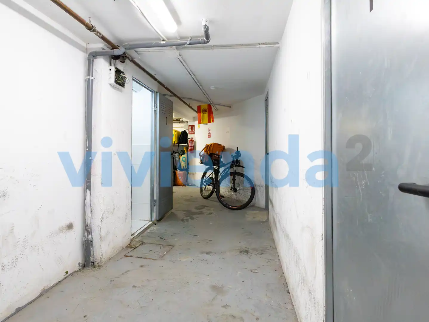 Aparcament de Local en venda en Madrid