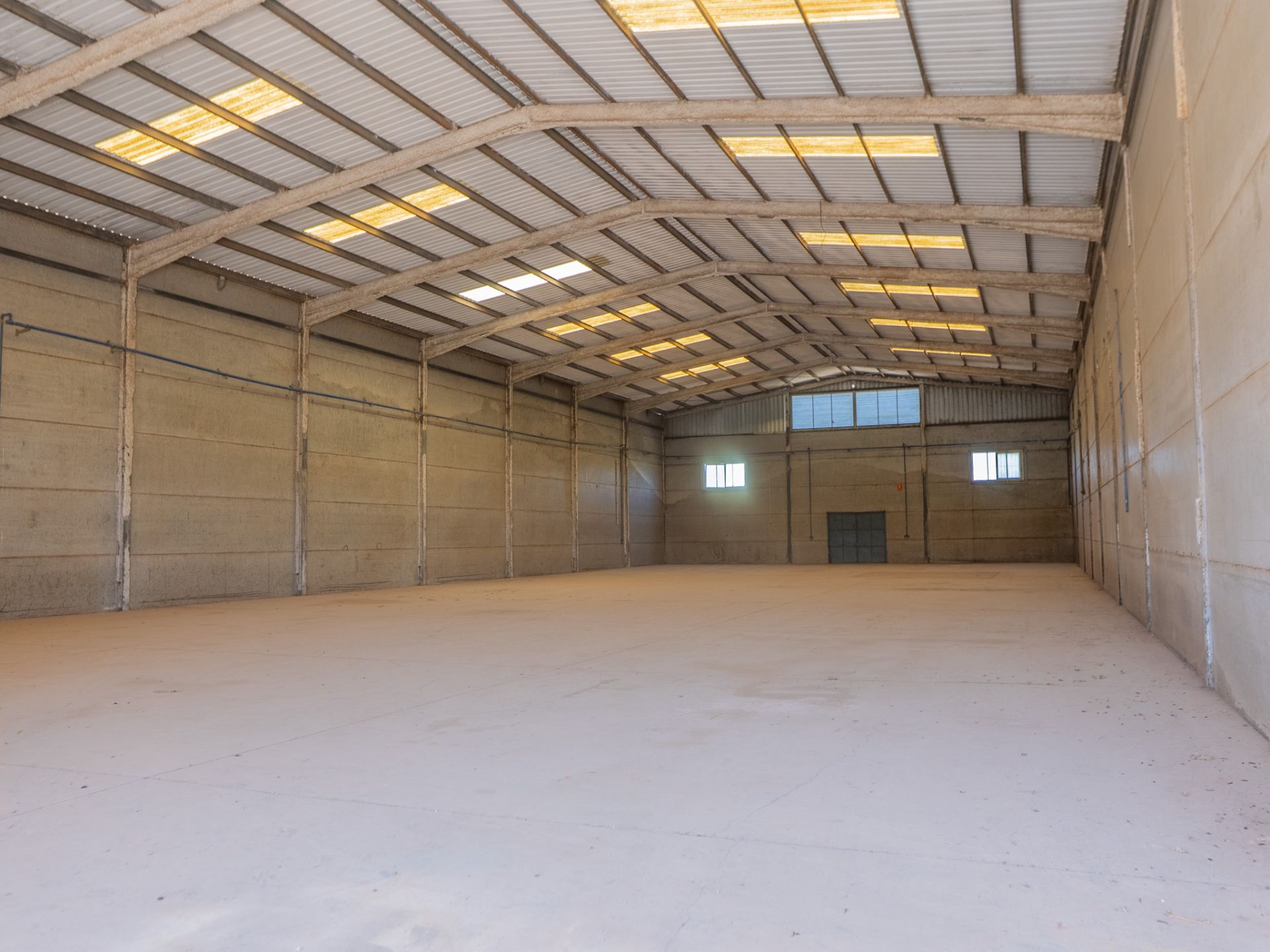 Nave industrial de alquiler en Domeño