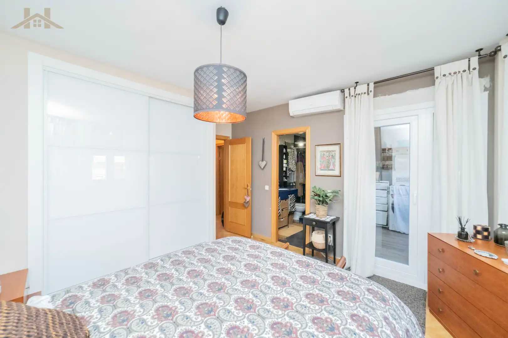 Bedroom of Detached homes for sale in Móstoles  with Air Conditioner, Heating and Private garden