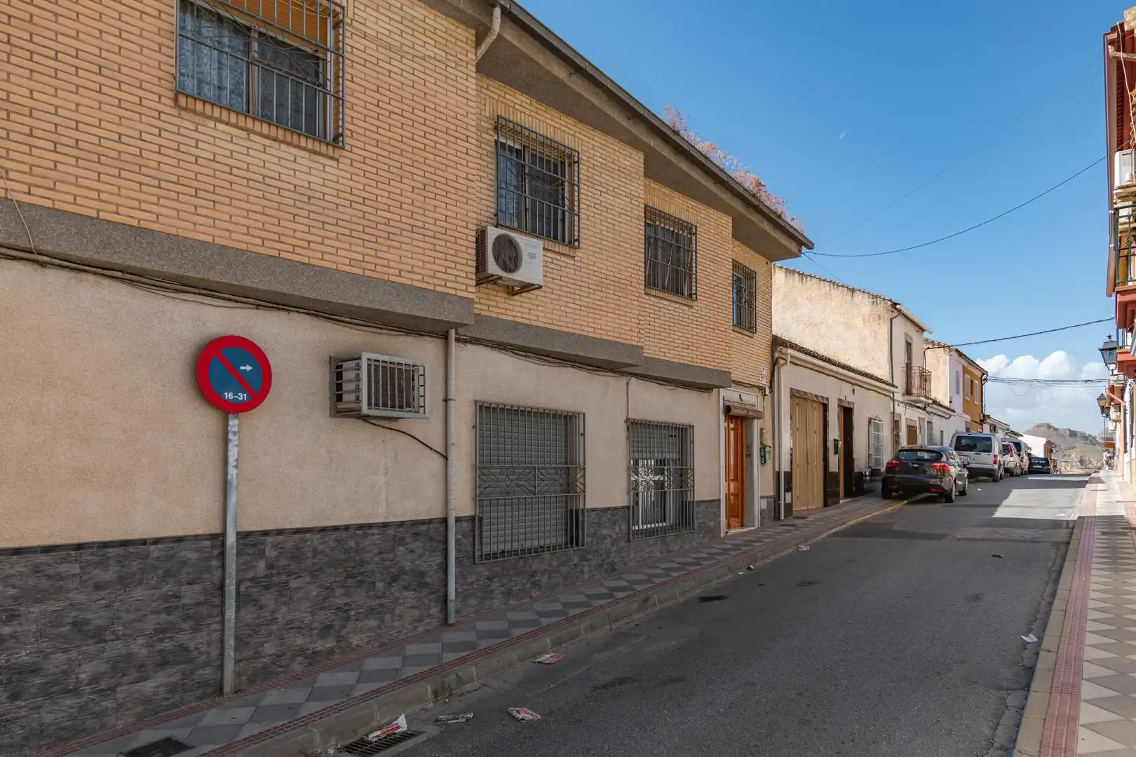 Vista exterior de Casa o xalet en venda en Atarfe amb Aire condicionat, Terrassa i Traster