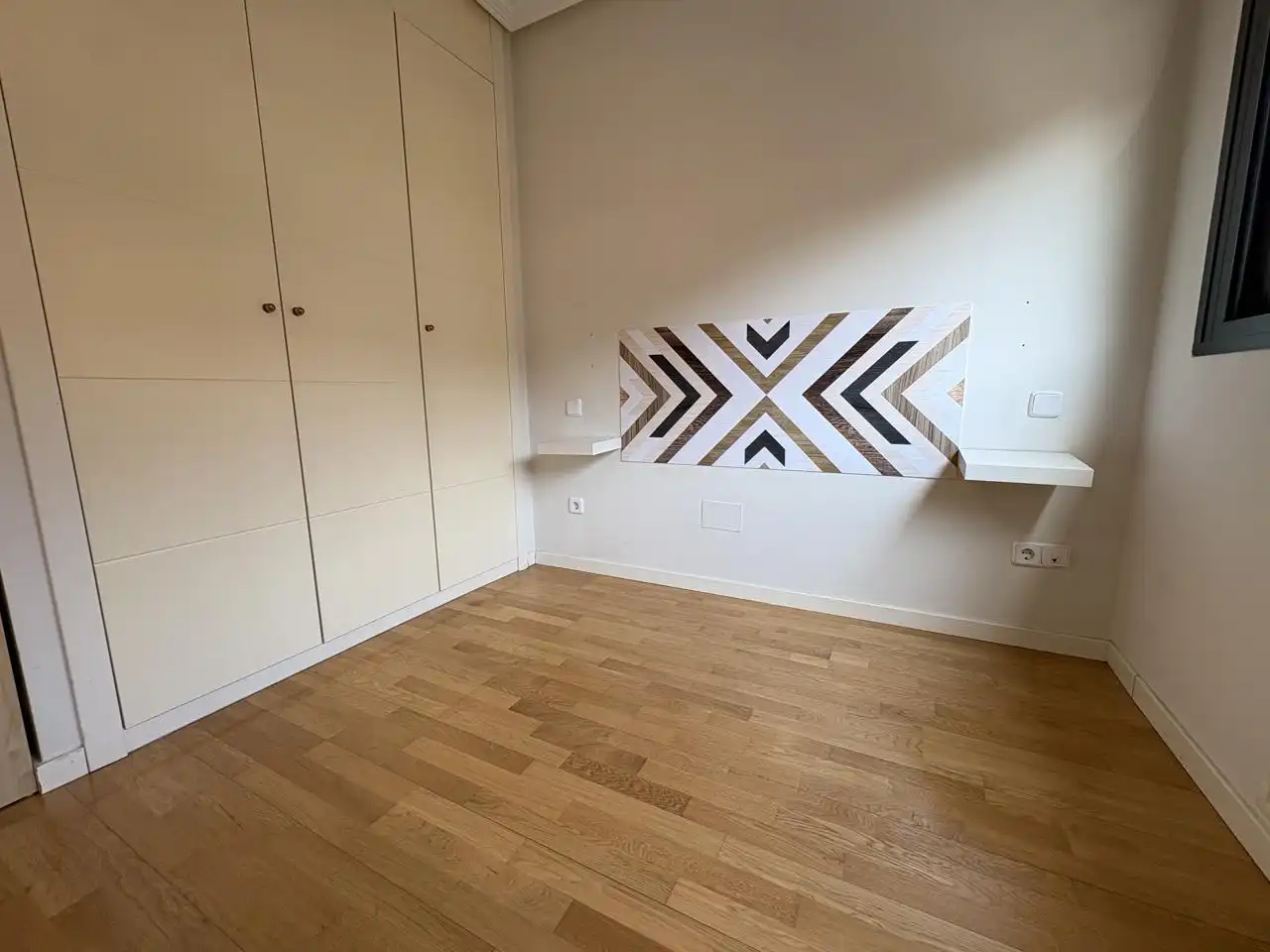Schlafzimmer von Wohnung zur Miete in Madrid mit Klimaanlage, Heizung und Parkett