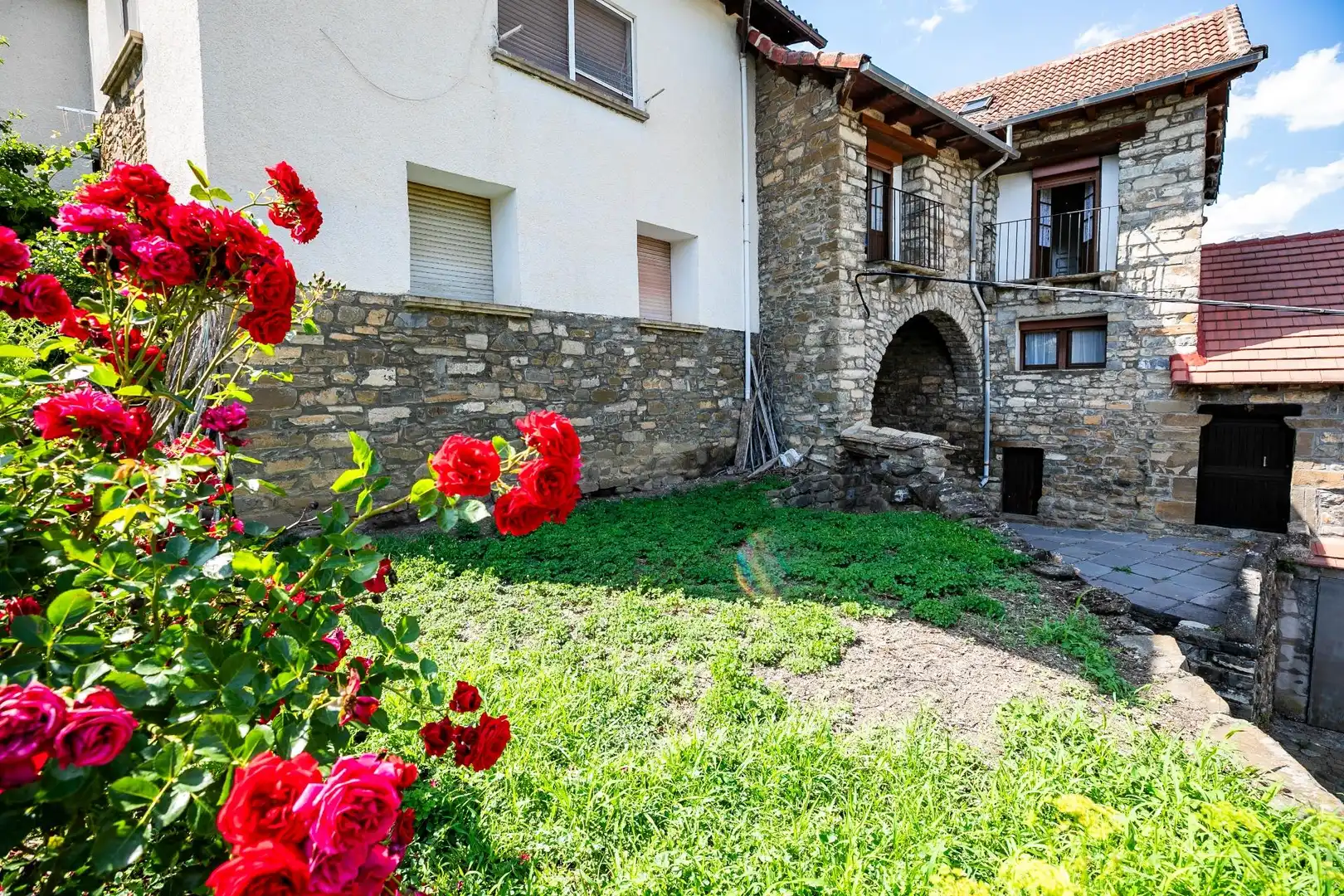 Vista exterior de Casa o chalet en venta en Aragüés del Puerto con Jardín privado, Terraza y Amueblado