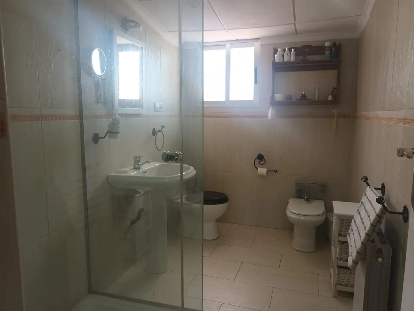 Bathroom of Houses for sale in Villena  with Storage room and Swimming Pool