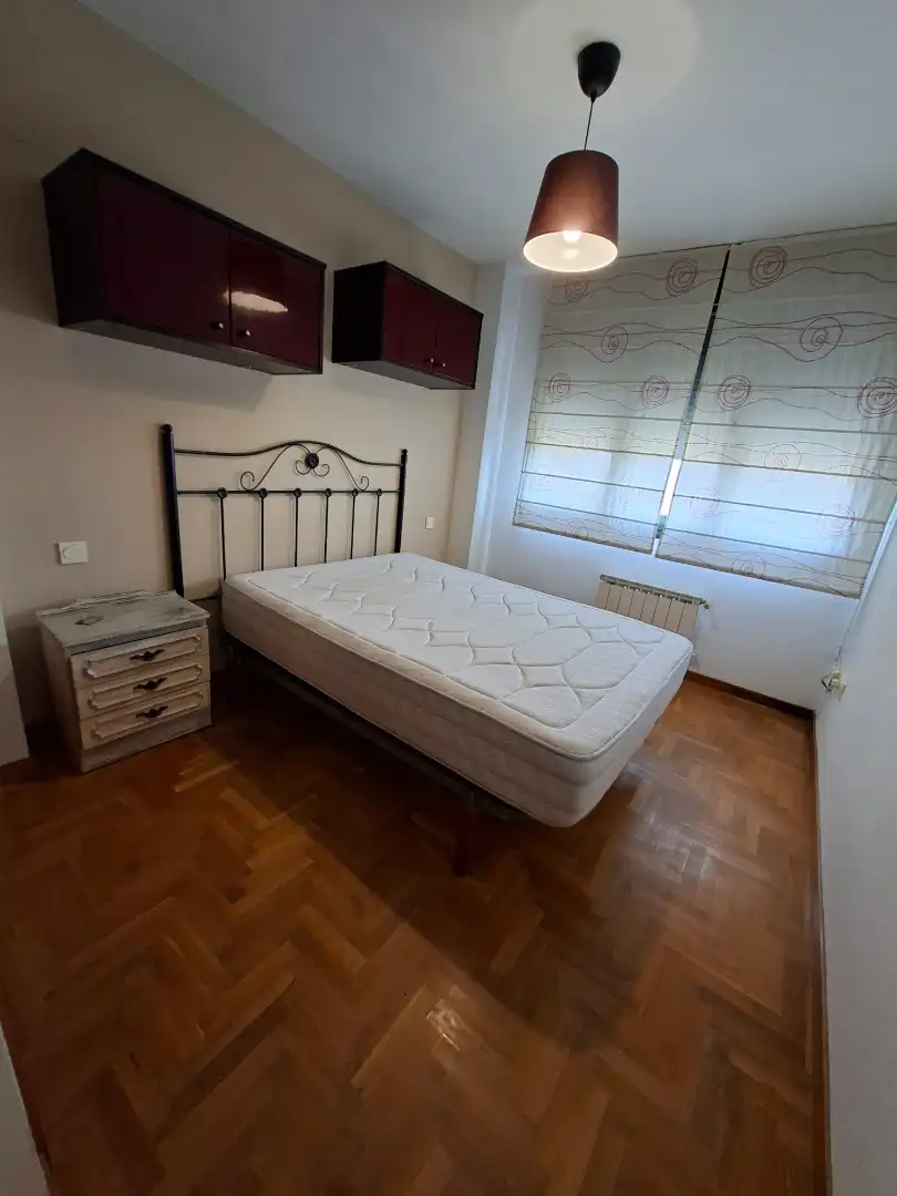 Bedroom of Apartments for rent in Avilés  with Heating, Parquet flooring and Furnished