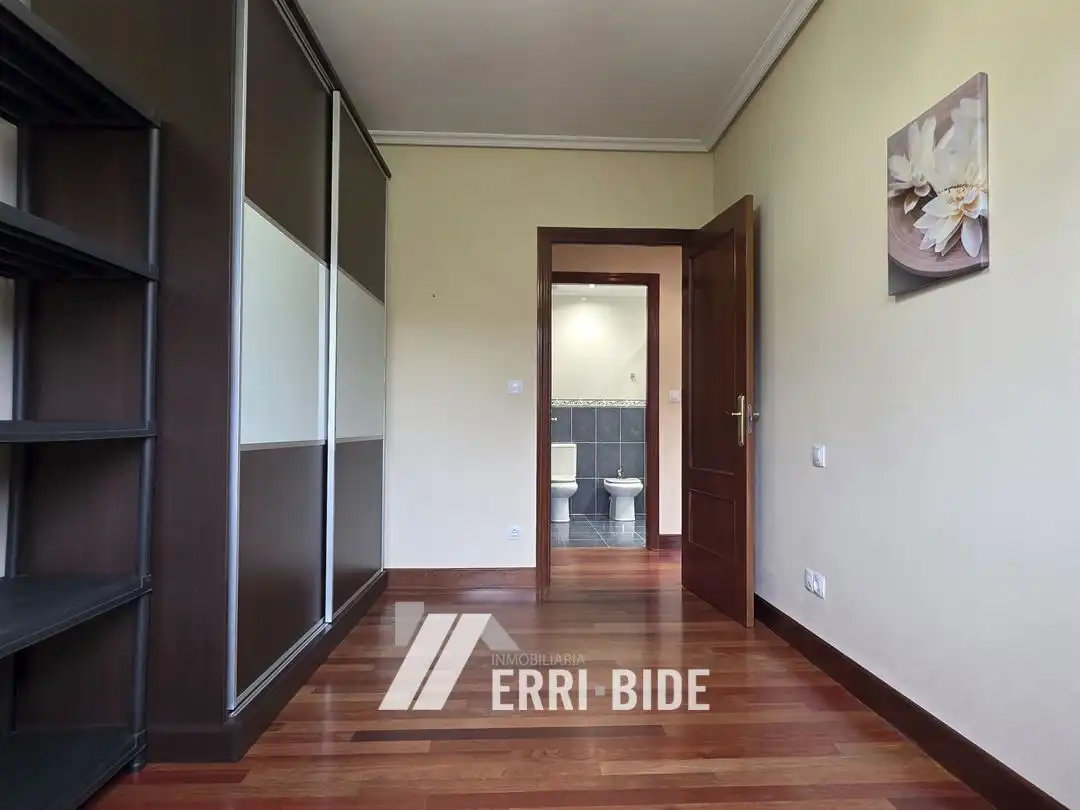 Habitación de Piso en venta en Mungia con Calefacción, Trastero y Balcón