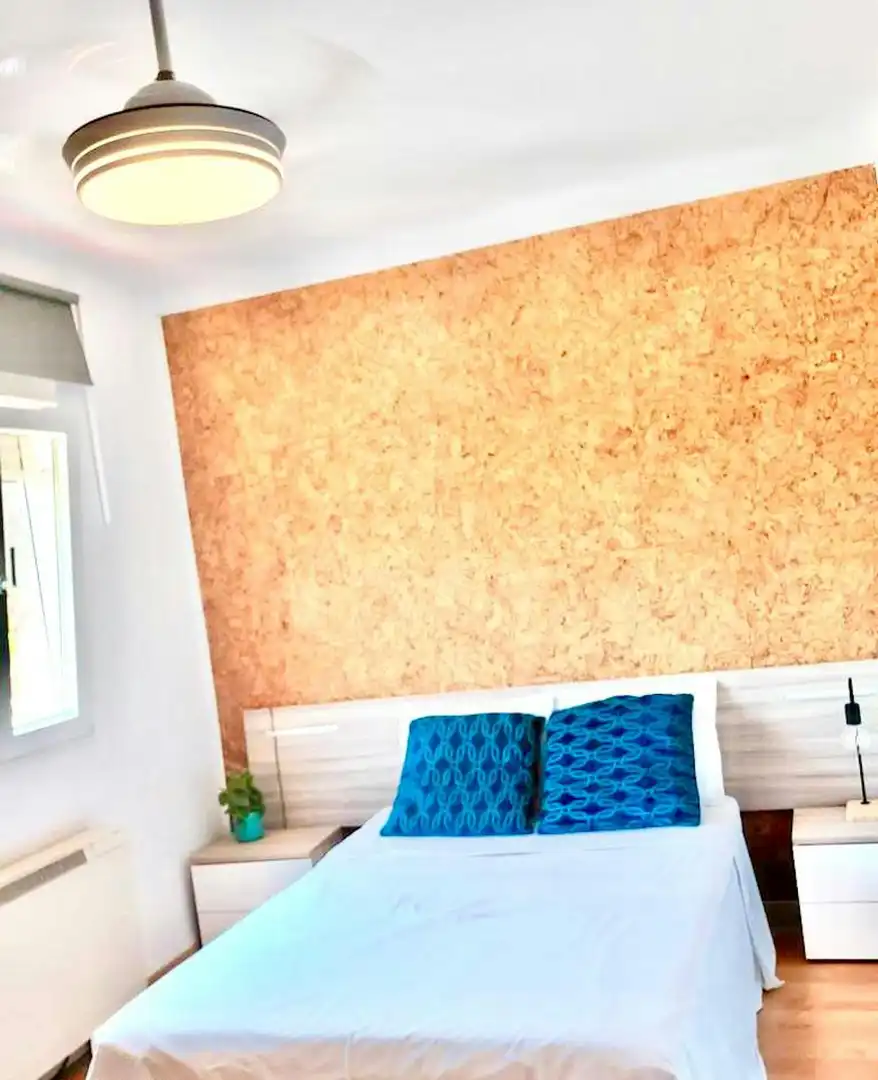 Bedroom of Flat for share in Madrid  with Washing machine