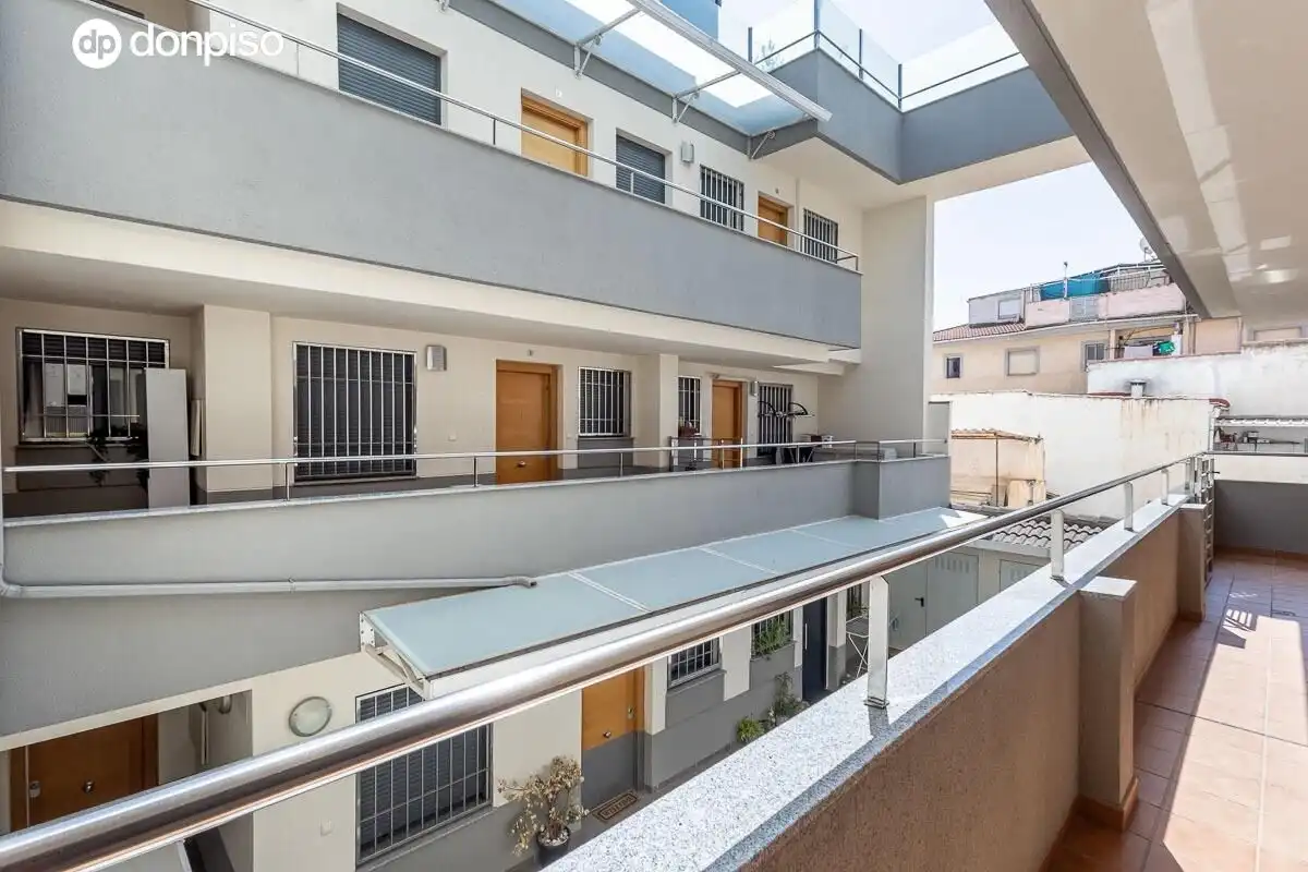 Vista exterior de Pis en venda en Armilla amb Aire condicionat, Calefacció i Balcó