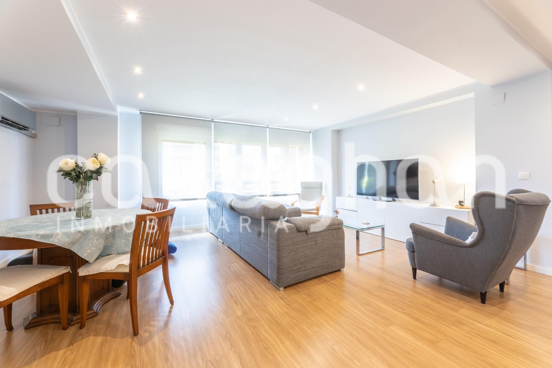 Sala de estar de Piso en venta en  Valencia Capital con Parquet y Balcón