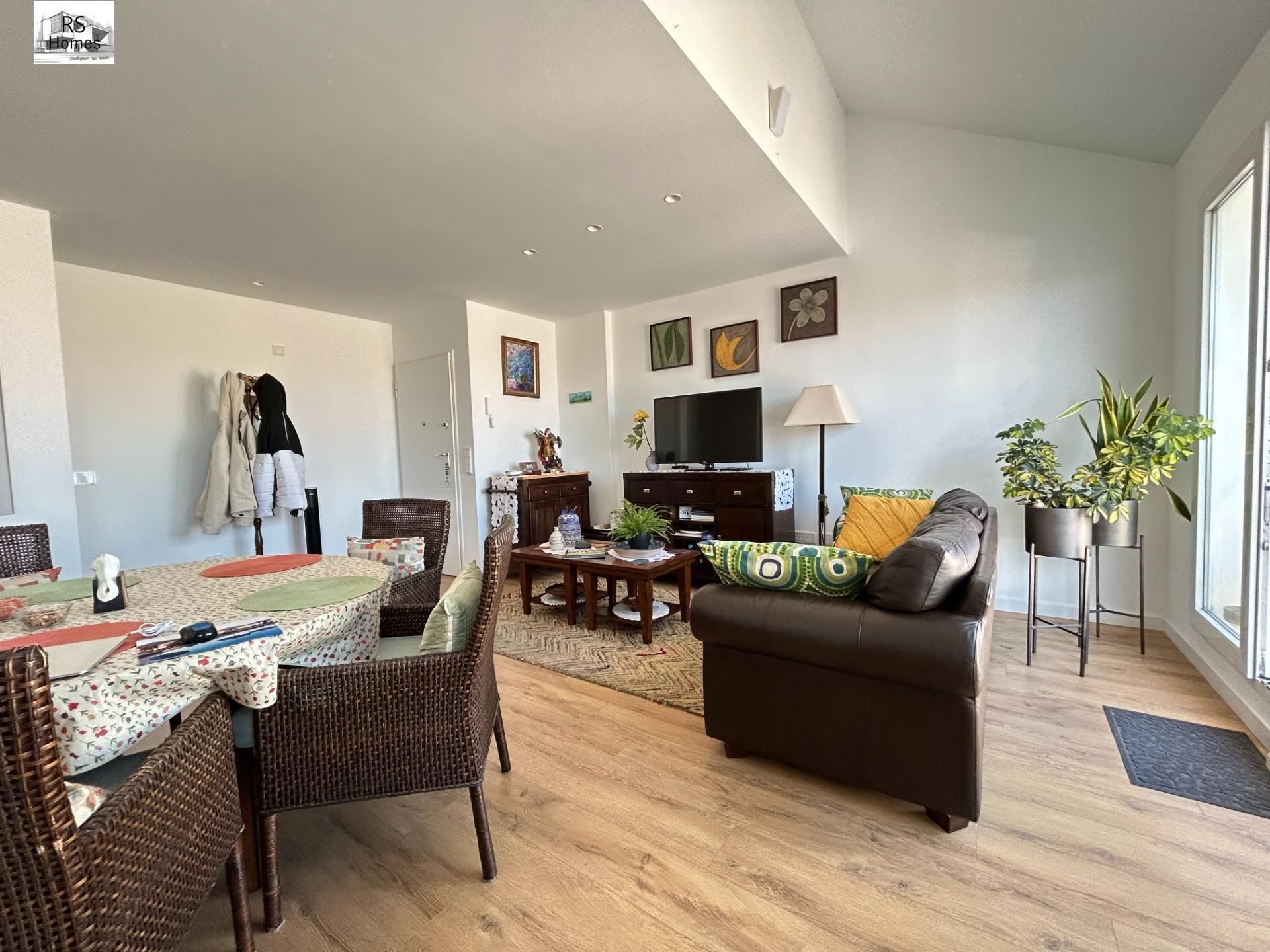 Living room of Attic to rent in L'Eliana