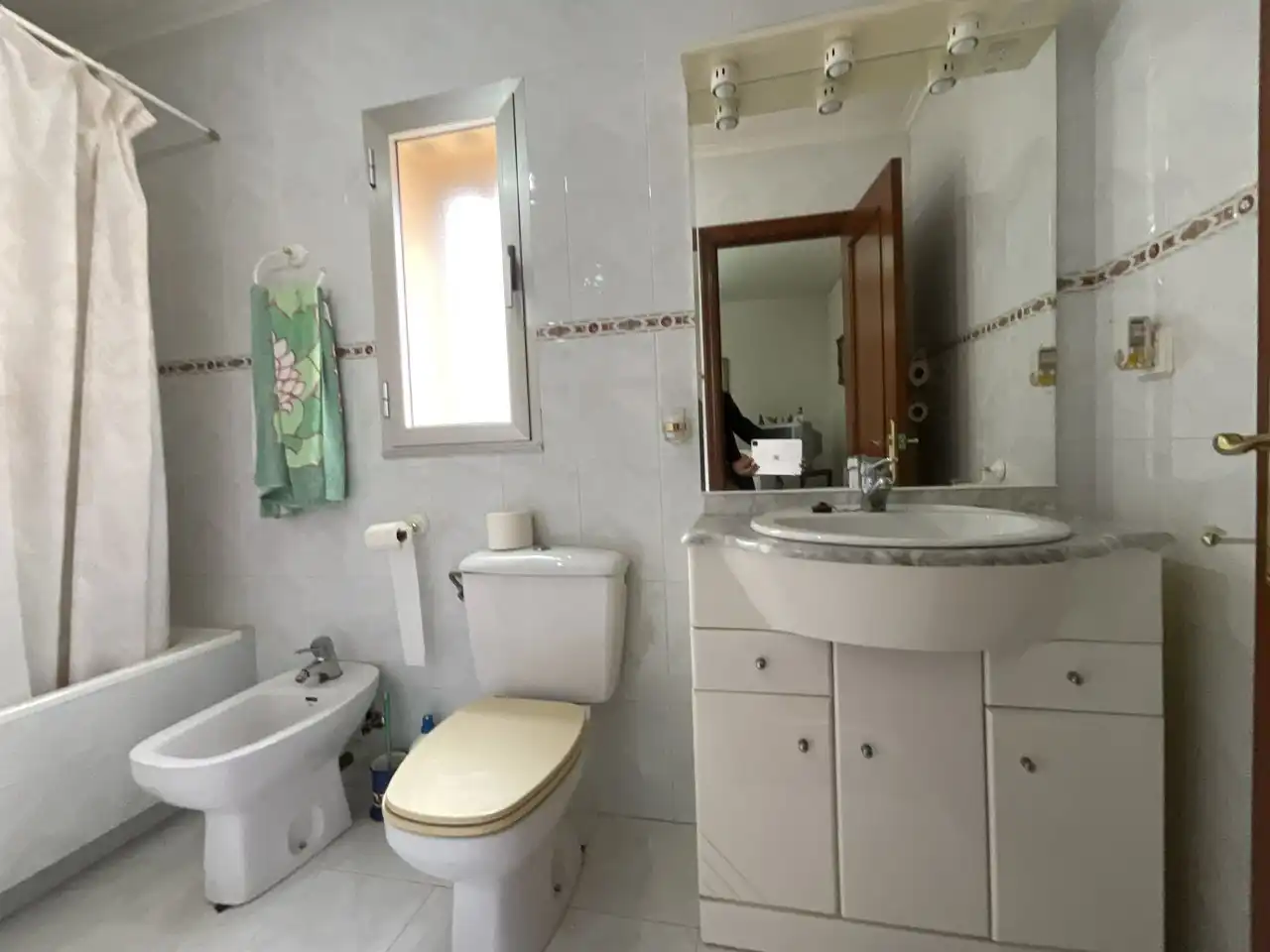 Bathroom of Houses for sale in Fresno de Río Tirón  with Heating and Furnished