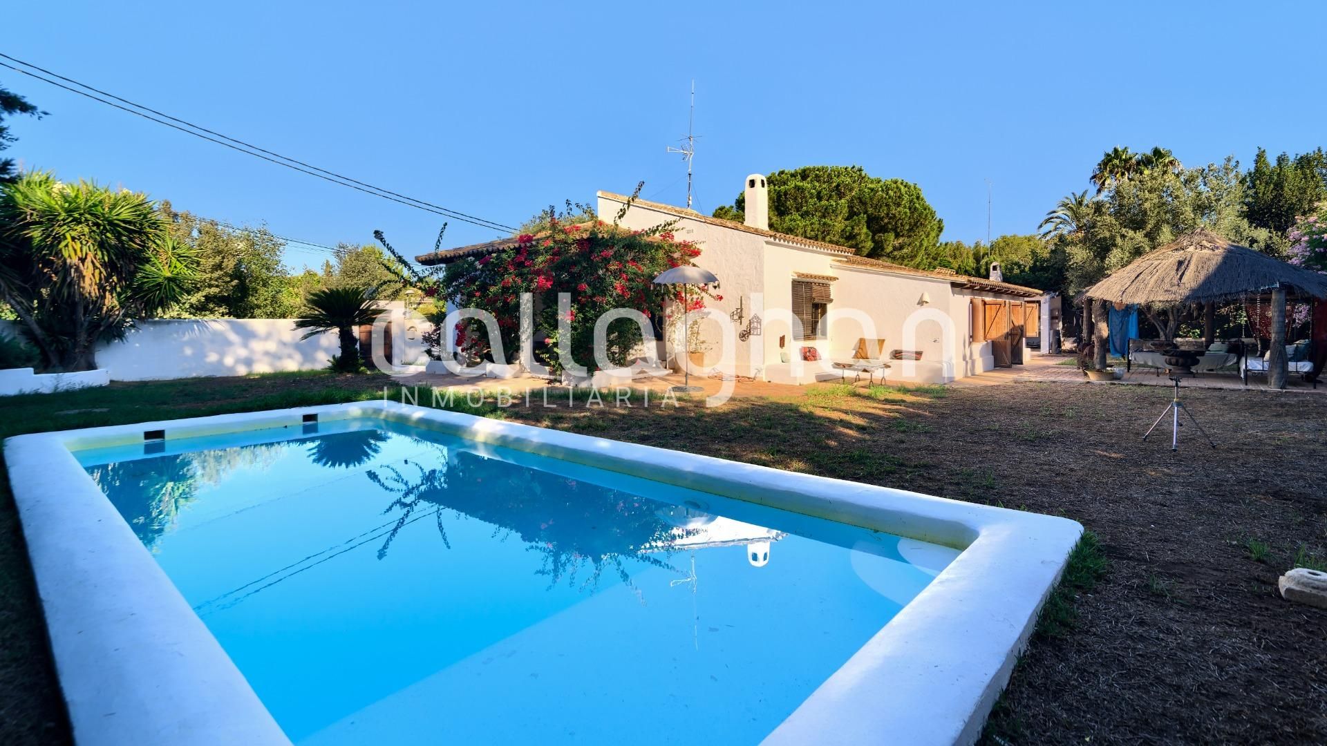 Exterior view of House or chalet for sale in Paterna  with Air Conditioner, Heating and Private garden