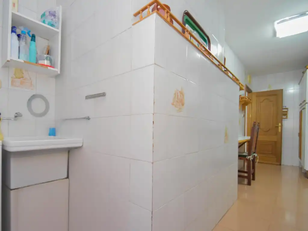 Bathroom of Flat for sale in Granada  with Heating