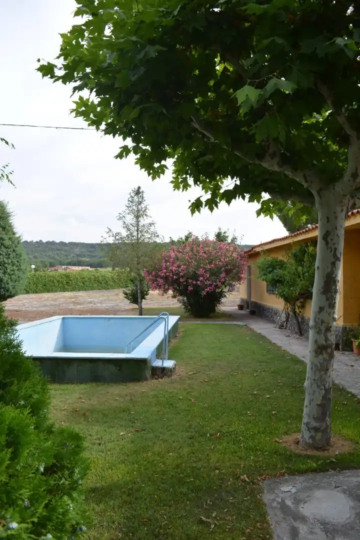 Piscina de Casa o chalet en venta en Santibáñez de Valcorba con Calefacción, Jardín privado y Terraza