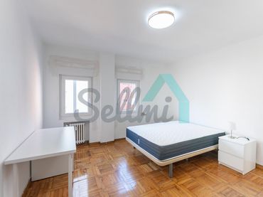 Appartamento con ascensore in affitto a Avenida de Galicia