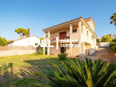 House with balcony for sale in Cunit Residencial