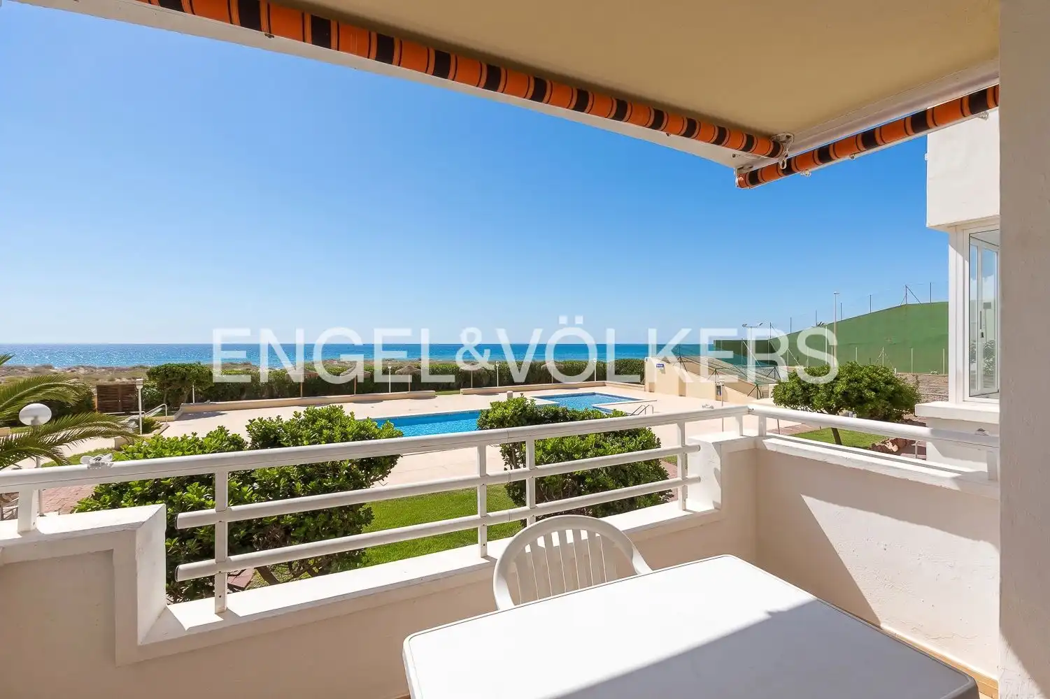 Terraza de Piso en venta en Sueca con Calefacción, Terraza y Piscina