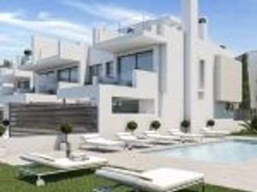 Casa con piscina en venta en Estepona Pueblo