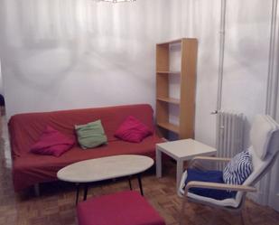Living room of Flat to rent in  Madrid Capital  with Parquet flooring, Terrace and Furnished