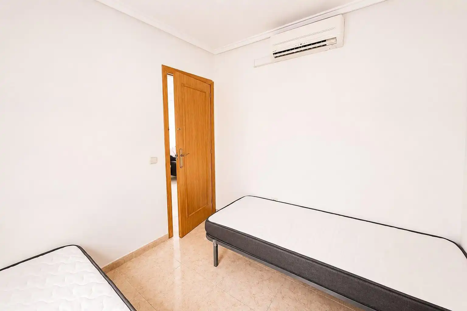 Ground floor for rent in El Molino