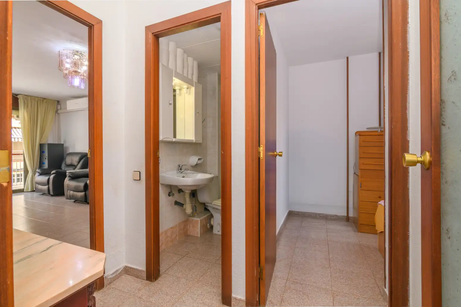 Bany de Casa adosada en venda en Sant Boi de Llobregat amb Aire condicionat i Terrassa