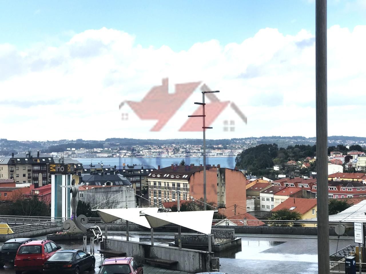 Vista exterior de Pis en venda en Miño amb Calefacció, Parquet i Terrassa