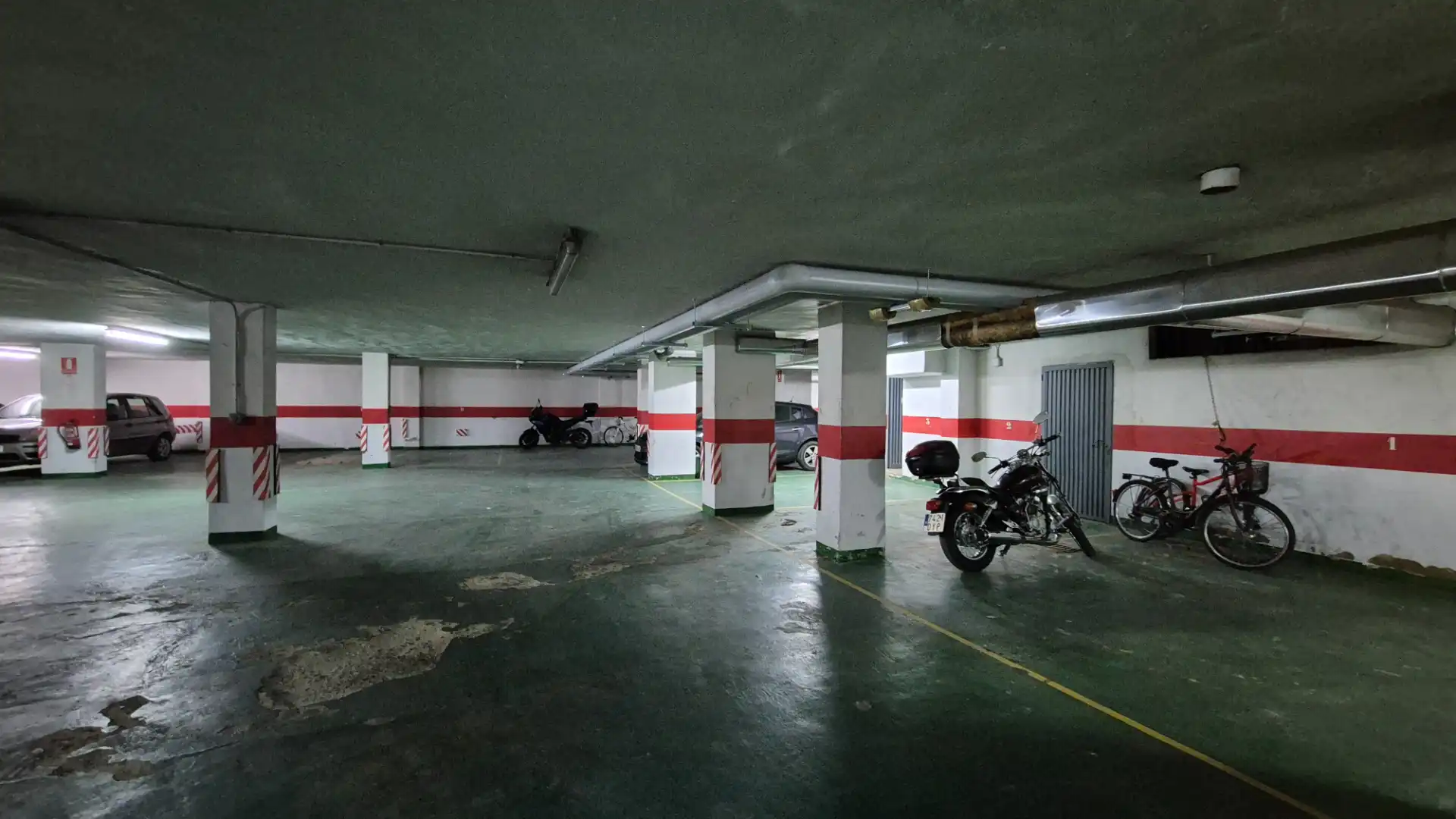 Parking de Piso en venta en Palencia con Calefacción, Terraza y Trastero