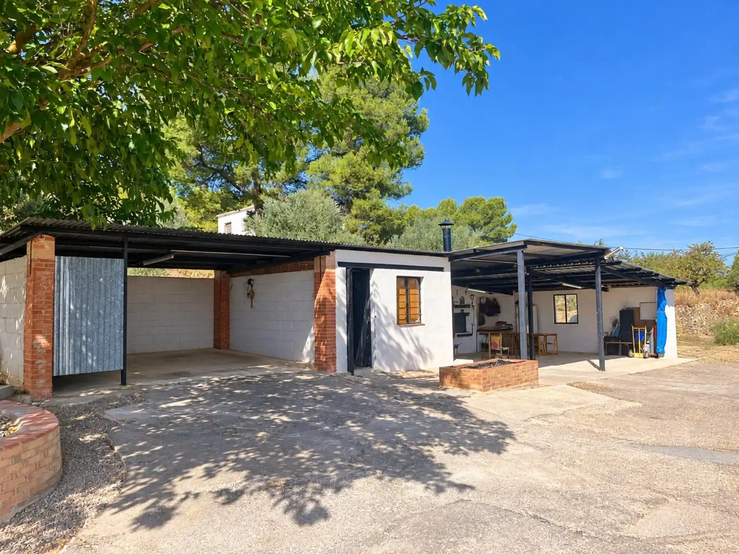 Exterior view of Country homes for sale in Almansa  with Heating, Swimming Pool and Furnished