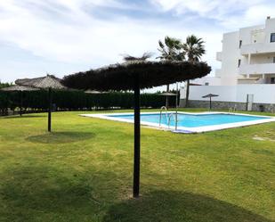 Piscina de Pis en venda en Conil de la Frontera amb Jardí privat, Terrassa i Piscina comunitària