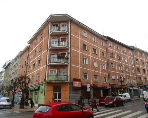 Vista exterior de Piso de alquiler en Oviedo  con Amueblado y Balcón