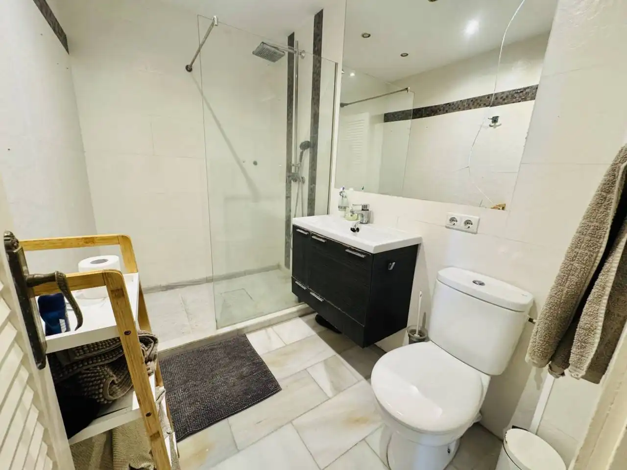 Badezimmer von Haus oder Chalet zum Verkauf in Manilva mit Terrasse und Möbliert