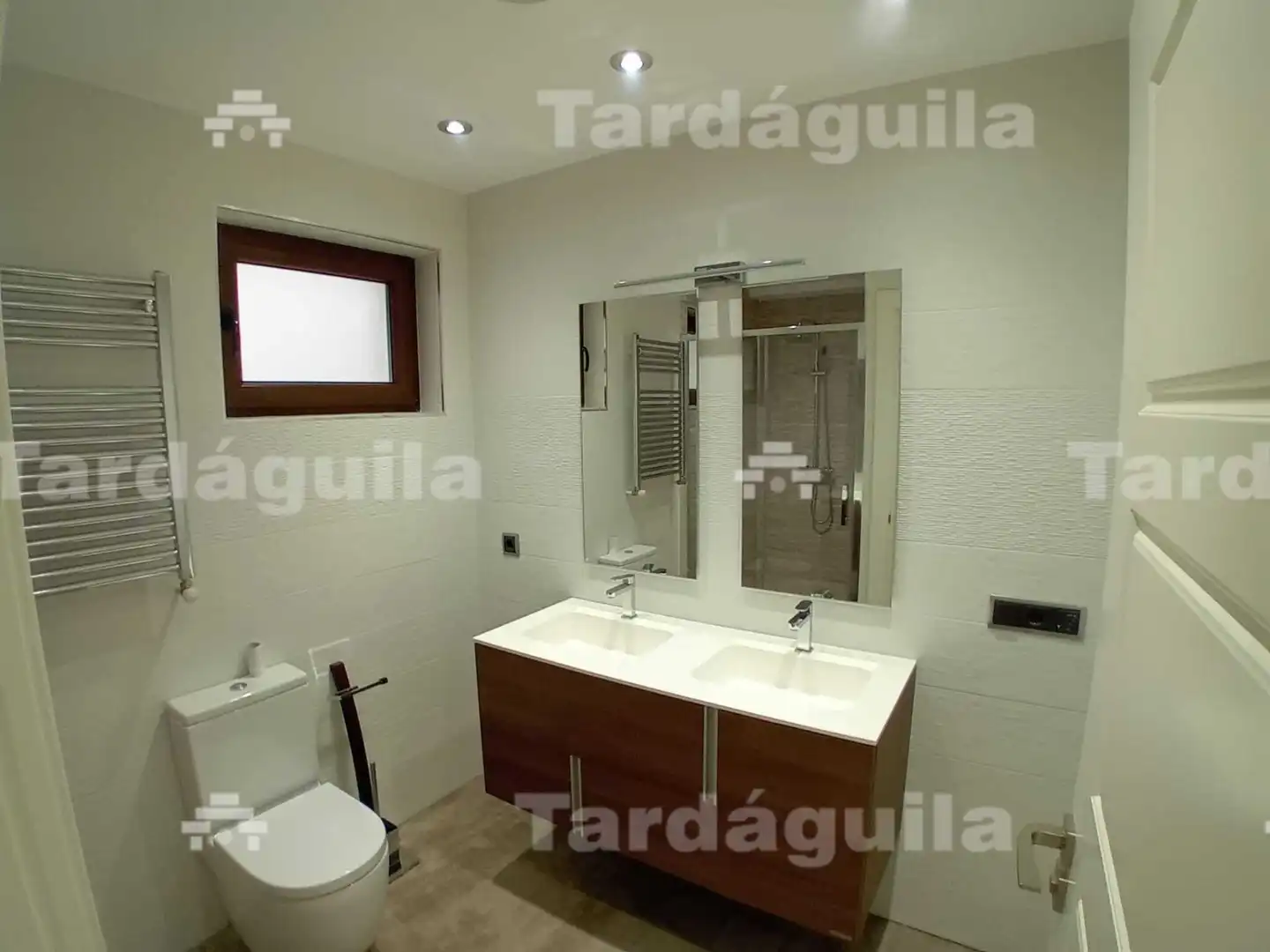 Baño de Piso de alquiler en Salamanca con Calefacción y Amueblado