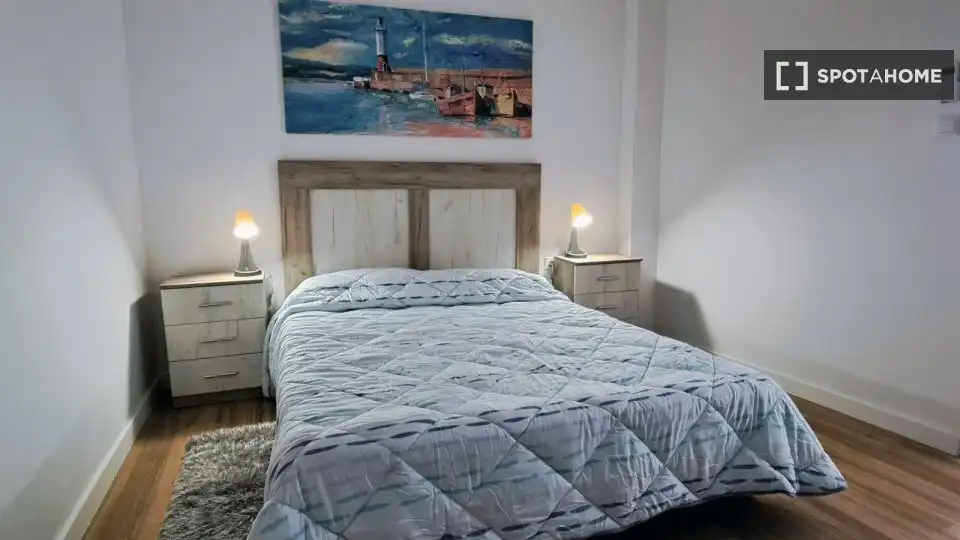 Habitación de Piso de alquiler en Sagunto / Sagunt con Aire acondicionado, Calefacción y Amueblado